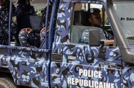 Bénin: deux élèves avec 100.000 dollars de faux billets arrêtés