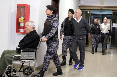 Argentine: 2 prêtres catholiques condamnés à plus de 40 ans de prison chacun
