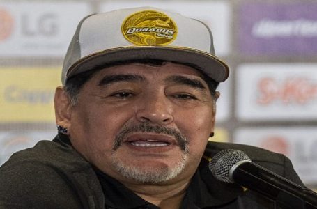 Maradona désigne le meilleur footballeur de tous les temps plus fort que lui-même, pélé, Messi et Ronaldo