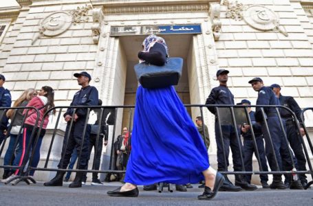 Algérie: le premier procès pour corruption d’anciens dirigeants s&rsquo;ouvre à Alger