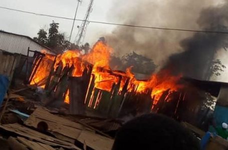 Un incendie ravage des magasins de fortune à Tiassalé