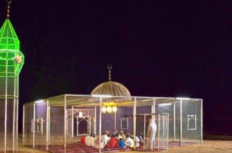 Canada: ces belles photos d’une mosquée transparente enflamment la toile