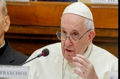 Mariage des prêtres catholiques : le pape François a tranché