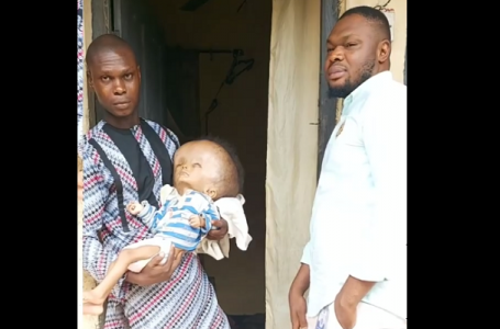 Nigeria : il refuse une transfusion sanguine pour son enfant malade à cause de ses convictions religieuses (vidéo)