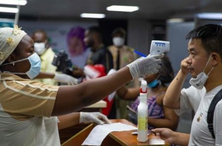 Pourquoi le coronavirus touche moins les noirs? Des chercheurs chinois expliquent