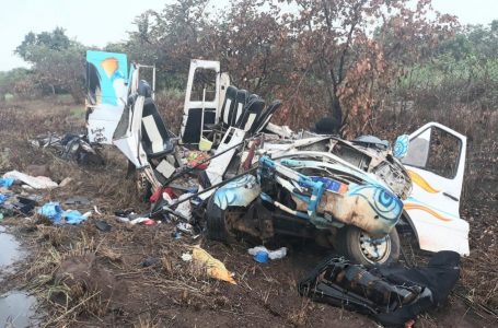 Accident entre un minicar et camion-remorque à Niakara : 15 morts