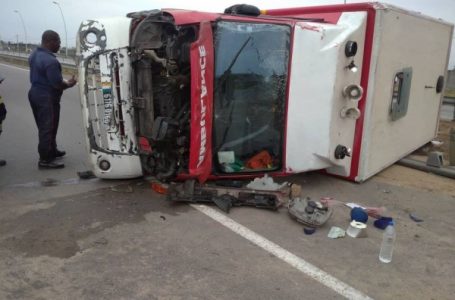 Port Bouet : En évacuant un accidenté, une ambulance des sapeurs-pompiers fait un tonneau, plusieurs victimes dans le rang des soldats du feu